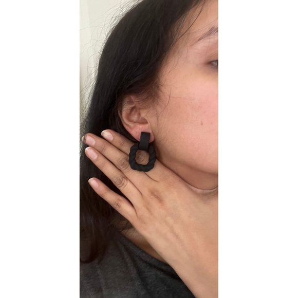 Black Chain earrings , black hoop acrylic earrings , chunky big link statement - Picture 2 of 5